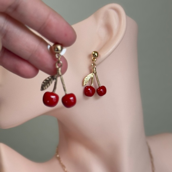 ⚜️🍒 Elegant Gold and Red Cherry Drop Earrings - Picture 6 of 7